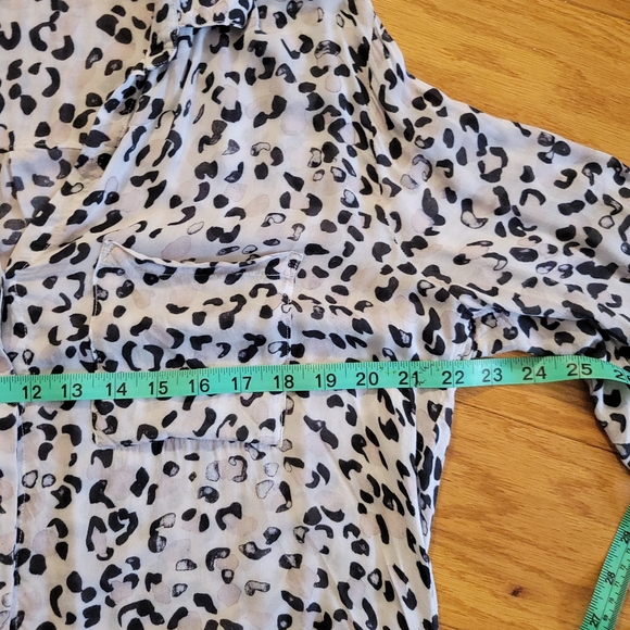 Cloth & Stone Leopard Print Button Down Top, XL - Picture 5 of 7